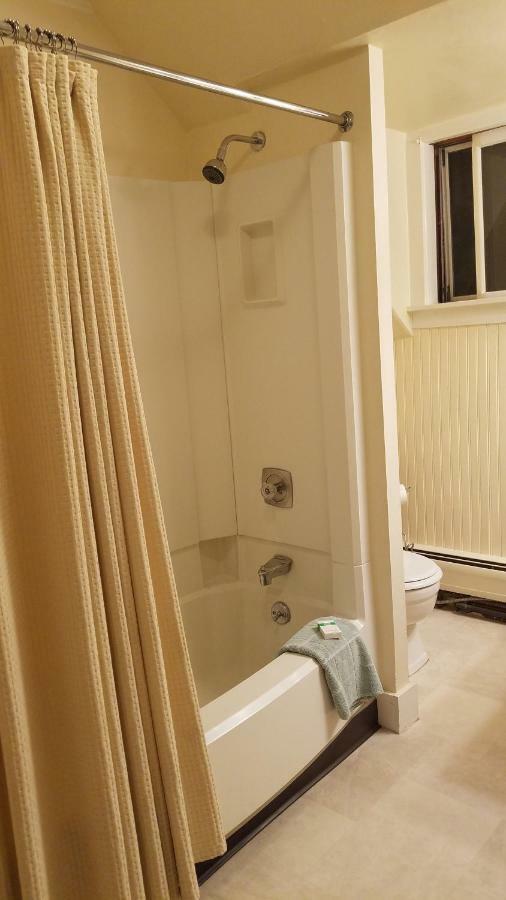 1860 House Inn And Rental Home Essex المظهر الخارجي الصورة